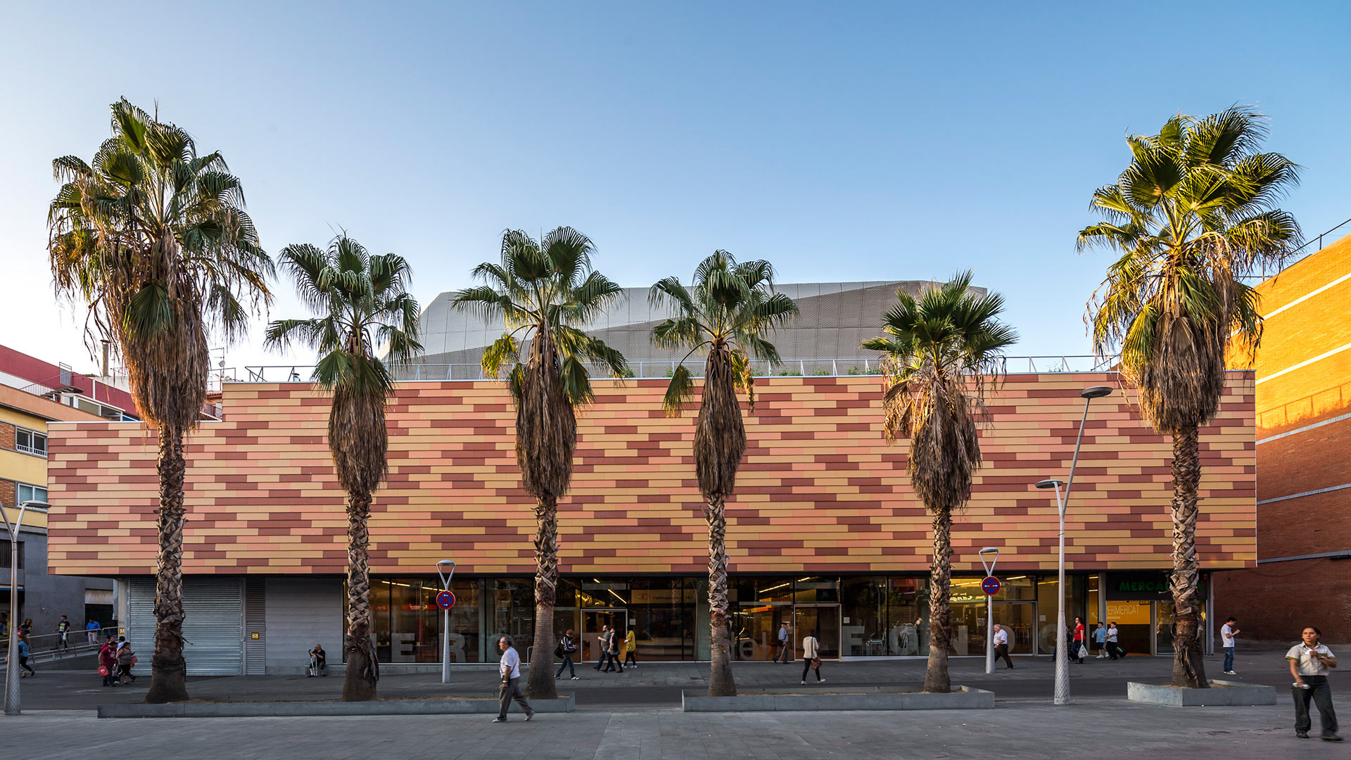 Mercado Multifuncional Fondo Santa Coloma de Gramanet Barcelona España Picharchitects Arquitectura Sostenible